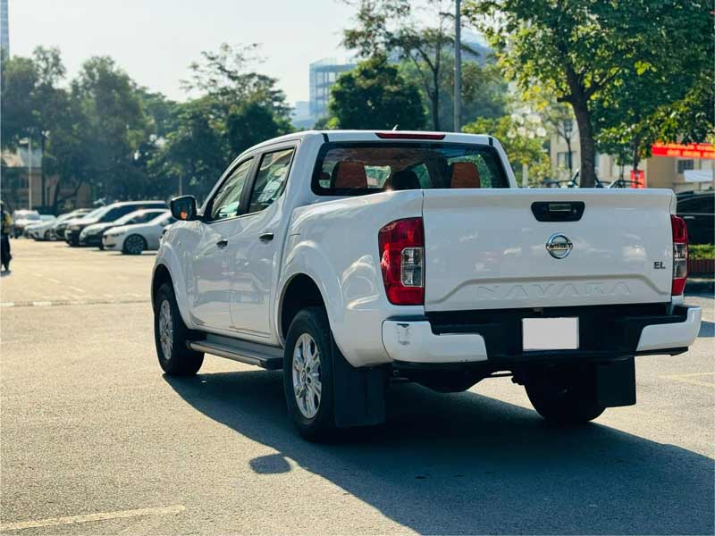 Chọn bán tải, mua Nissan Navara cũ, tại sao không?